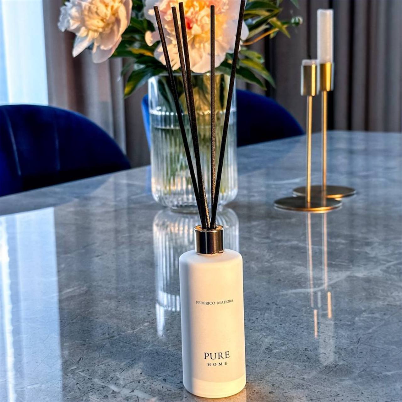 Home Ritual 366 mājas aromāts ar niedrēm, melns, 100 ml
