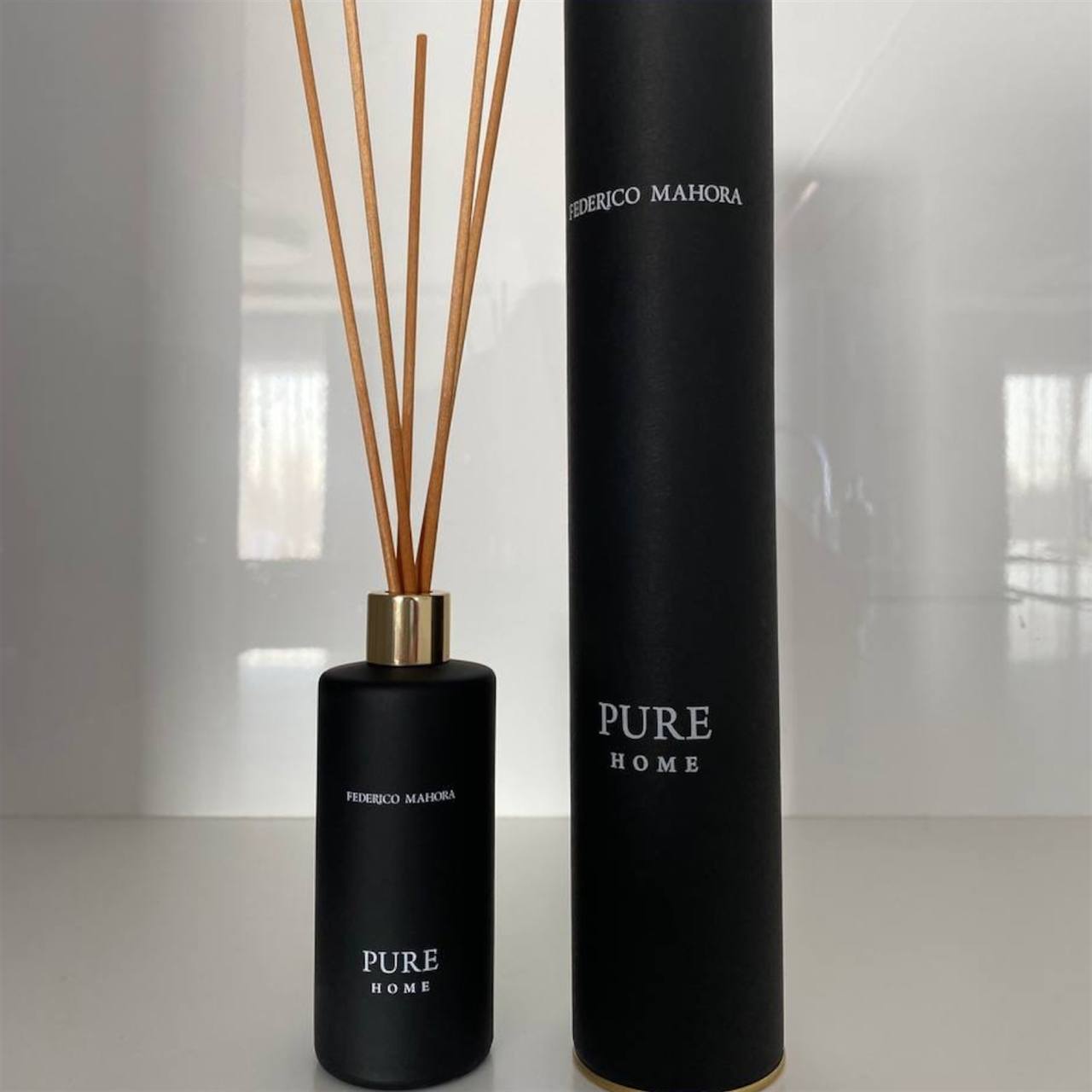 Home Ritual 199 niedru smaržas, melnas, 100ml